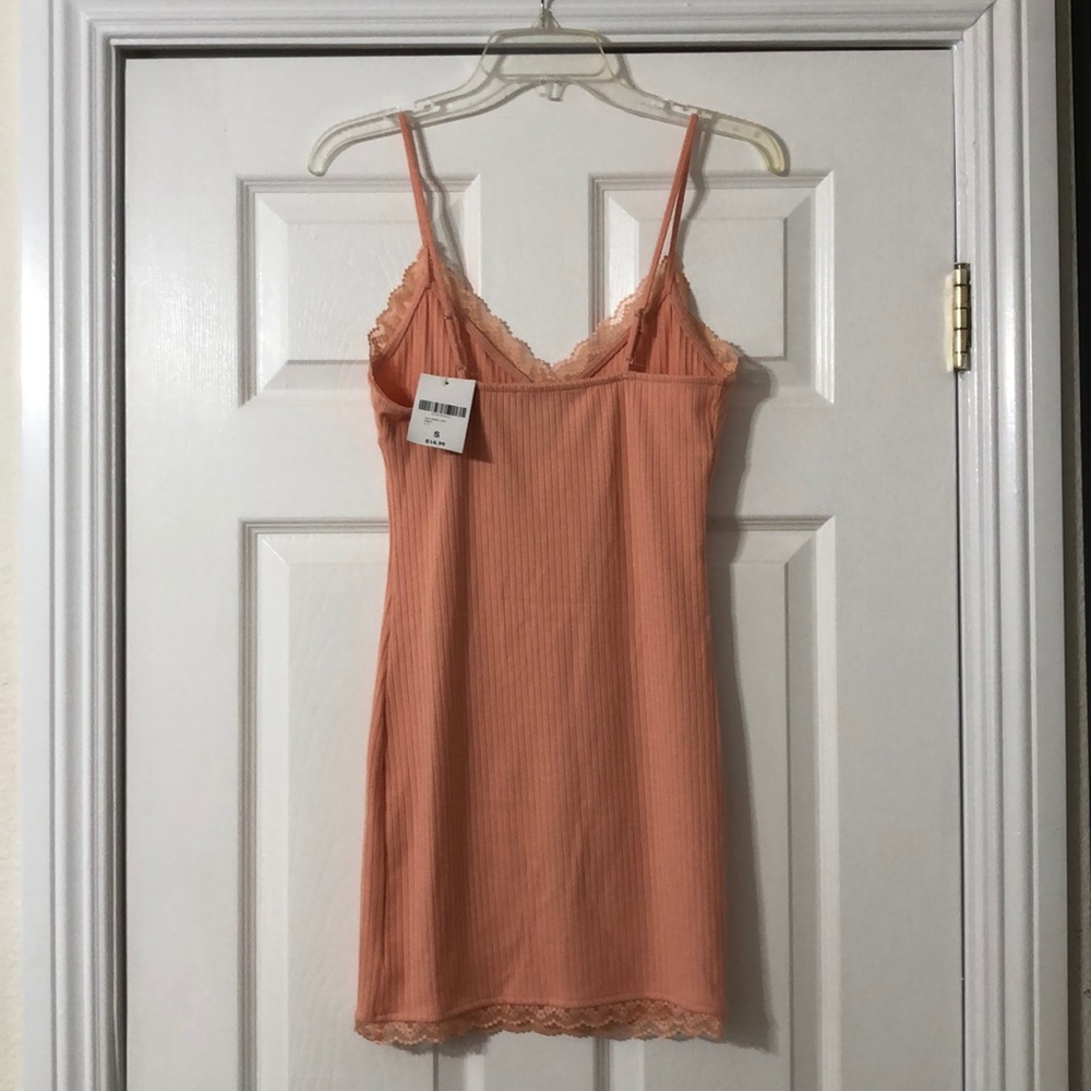 3/25🥳 FOREVER 21: Ribbed Camisole Dress w/ Lace - Picture 2 of 5